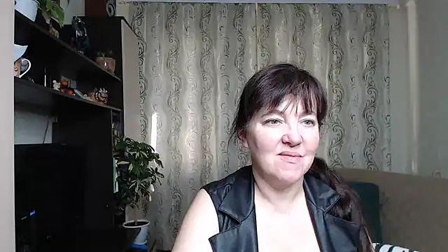 Snapshot of Illusionq chatting on October 7, 9:36 am Illusionq online show from October 7, 9:36 am