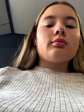 StephanieMur online show from September 12, 4:57 am