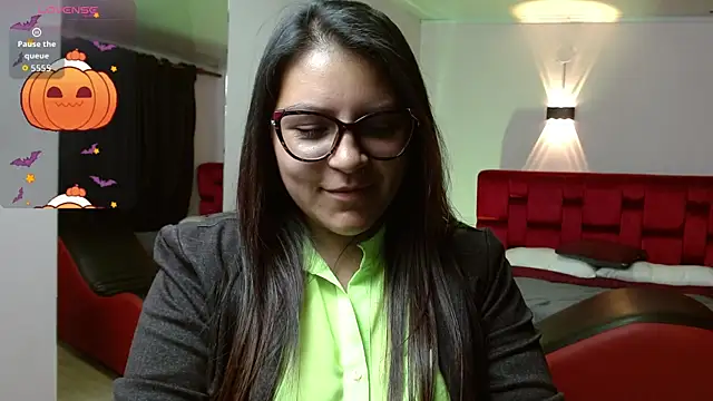 Sahamara 07 online show from October 25, 8:59 pm