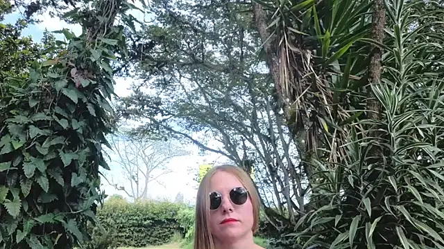Angiehuston1 online show from June 12, 2:25 pm
