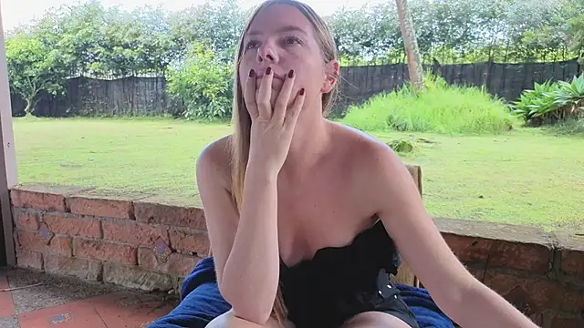 Angiehuston1 online show from June 9, 1:32 pm