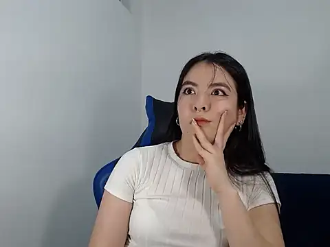 EloiseJun online show from November 11, 3:24 am