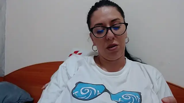 jollene online show from June 8, 2:18 pm