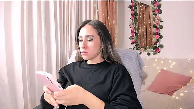 Sara kaic online show from May 19, 3:24 am