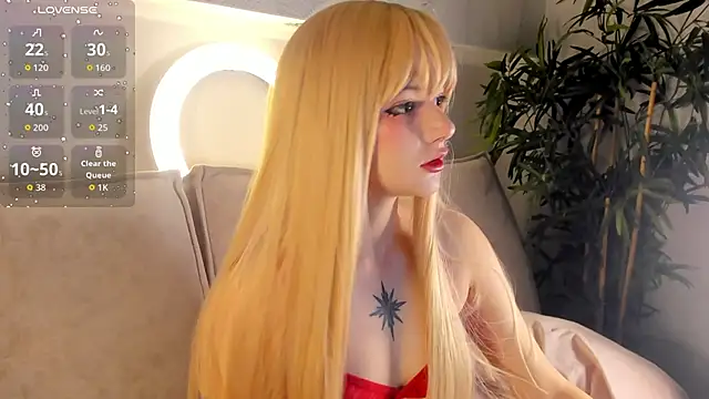 Molly Platt online show from November 24, 9:22 am