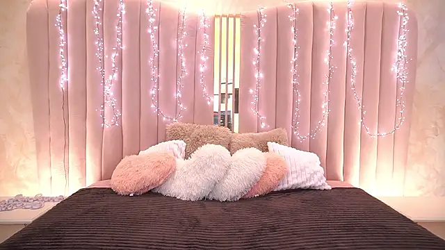 HeavenElle online show from February 2, 7:07 am