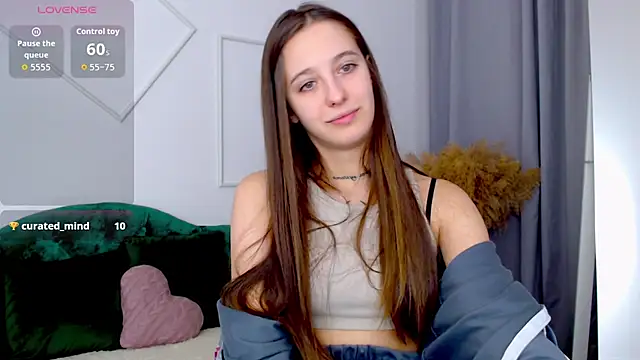 Snapshot of Little_cherryy__ chatting on September 19, 6:45 am Little cherryy online show from September 19, 6:45 am