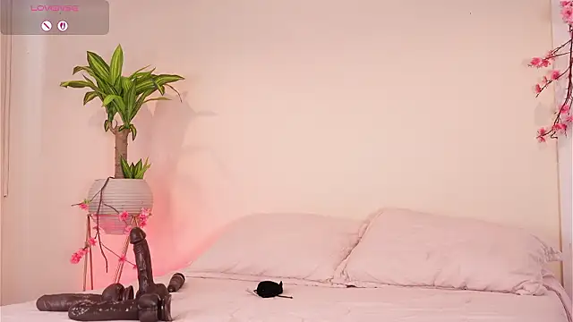 mili moon  online show from February 28, 2:49 pm