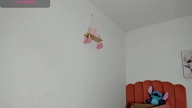 julieth sanzz online show from March 13, 1:07 am