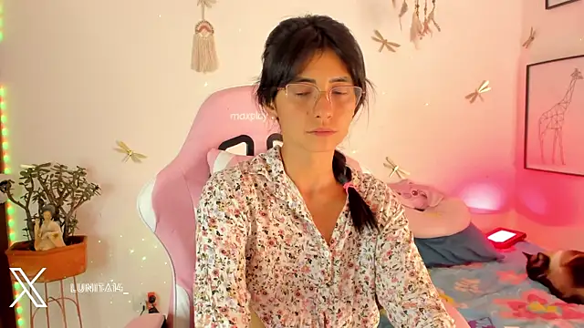 princessluna 19 online show from July 10, 9:37 pm