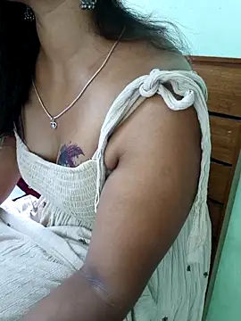 Laxmipriyatamil online show from April 28, 2:27 am