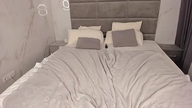 Chloee White online show from July 9, 9:33 am