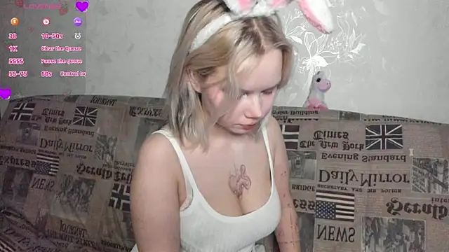 girlllsooft online show from February 2, 2:32 am