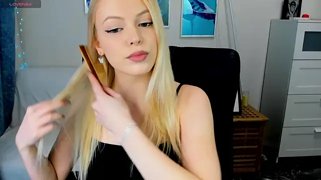 KatherineePierce online show from April 19, 6:21 pm