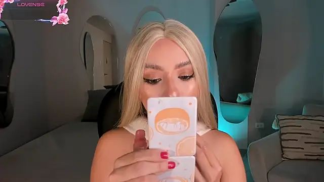 IsabellaMoreau online show from June 1, 7:59 pm
