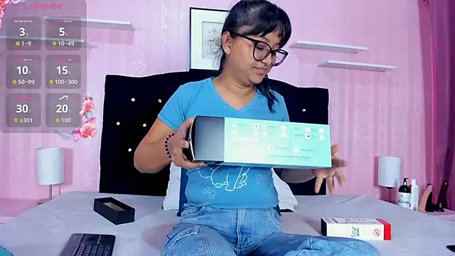 Snapshot of Azul_Moon chatting on October 10, 4:06 am Azul Moon online show from October 10, 4:06 am