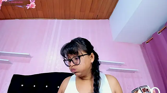 Snapshot of Azul_Moon chatting on October 6, 4:07 am Azul Moon online show from October 6, 4:07 am