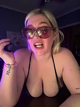 Granlady7 online show from March 12, 4:15 am