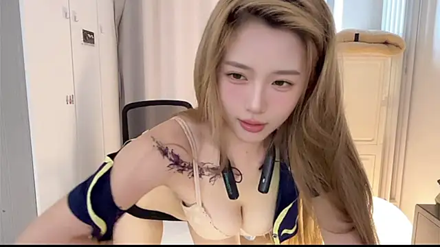 yiyi5588 online show from July 7, 6:47 am