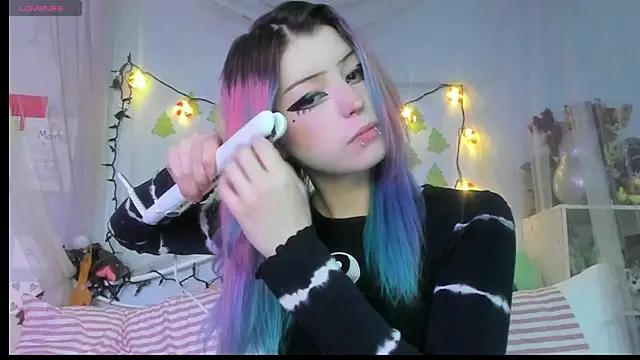 bunnyislewd online show from December 17, 5:33 am