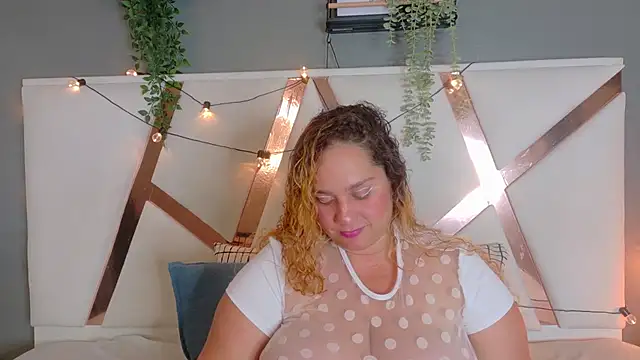 JenaCooper  online show from June 24, 3:27 am