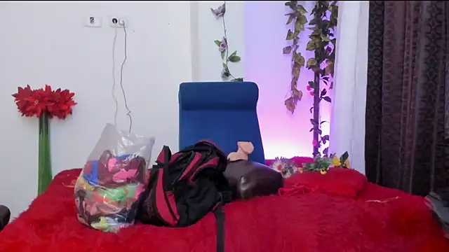 miaroberts69 online show from August 1, 12:12 am