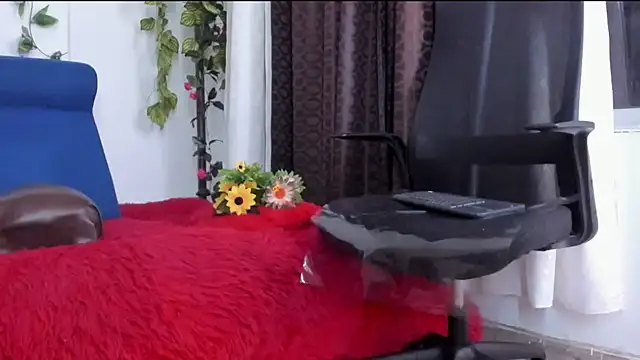 miaroberts69 online show from August 2, 12:24 am