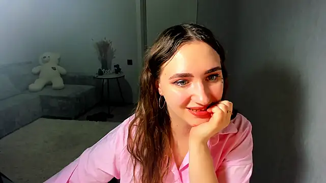 Wise Bunny online show from June 30, 9:47 pm
