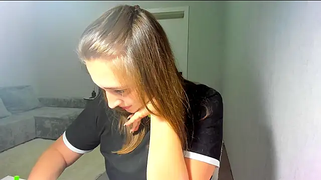 Wise Bunny online show from February 23, 9:25 pm