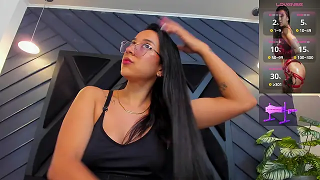 zoe martins  online show from November 4, 5:29 pm