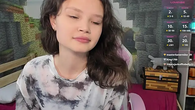 EmilyChaves online show from October 15, 6:43 pm