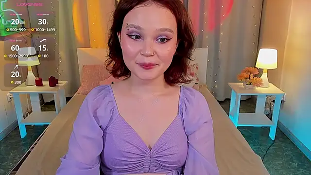 EmilyChaves online show from June 26, 8:48 am