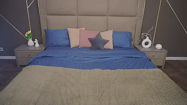 Snapshot of KateShanny chatting on September 26, 6:00 am KateShanny online show from September 26, 6:00 am