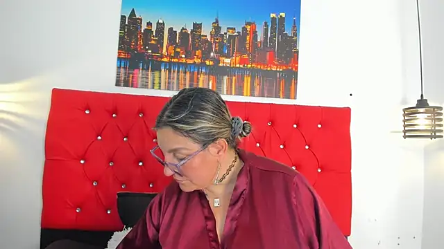 carolinacrus01 online show from March 8, 4:55 pm