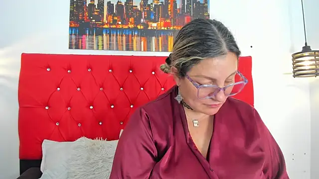 carolinacrus01 online show from February 25, 7:45 pm