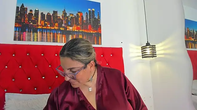 carolinacrus01 online show from February 28, 7:57 pm