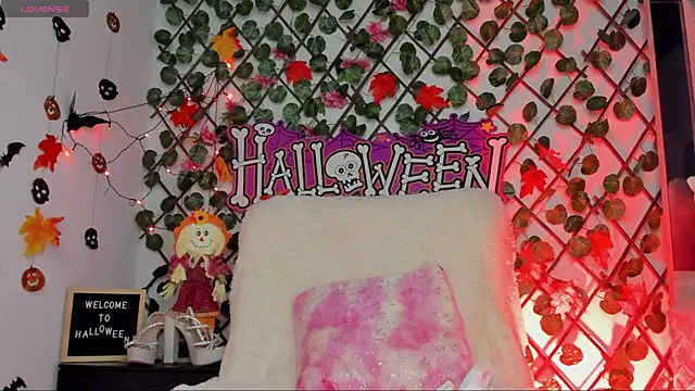 isabel jaames online show from October 25, 9:32 pm