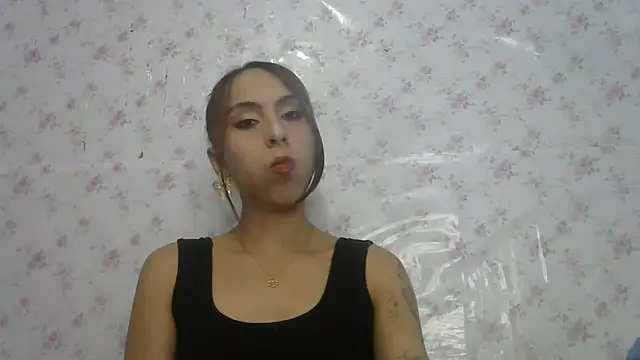 Roselingalvis13 online show from July 19, 2:58 am