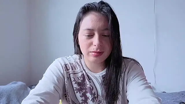 Snapshot of MiaKimky chatting on October 17, 4:32 pm MiaKimky online show from October 17, 4:32 pm