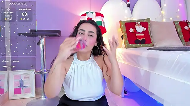 my aleja  online show from December 3, 1:35 pm