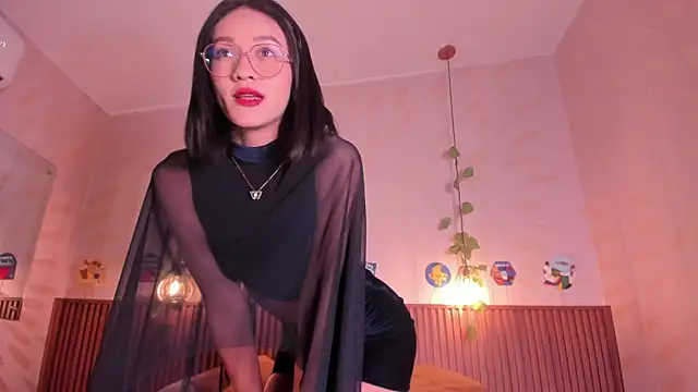 daphne courtis online show from July 13, 3:07 am