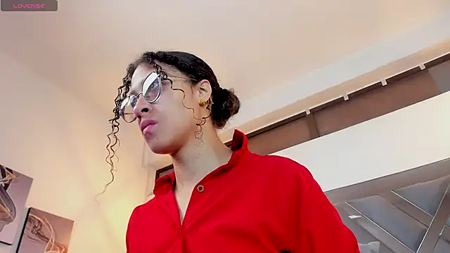 Hanna Cornee  online show from September 17, 1:53 pm