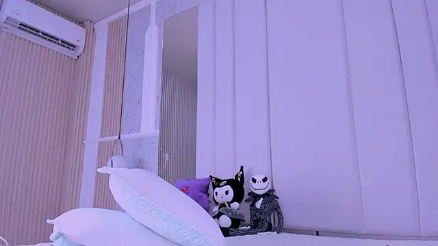 VesperVelvet online show from July 28, 2:13 pm