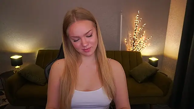 CelesteNoir online show from October 27, 7:15 am