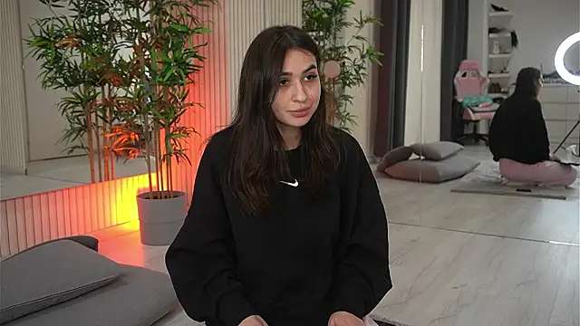 EmmaBlanco online show from February 10, 8:45 pm