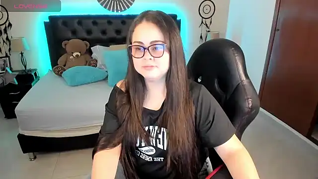 LolaVillalobos online show from July 6, 2:33 pm