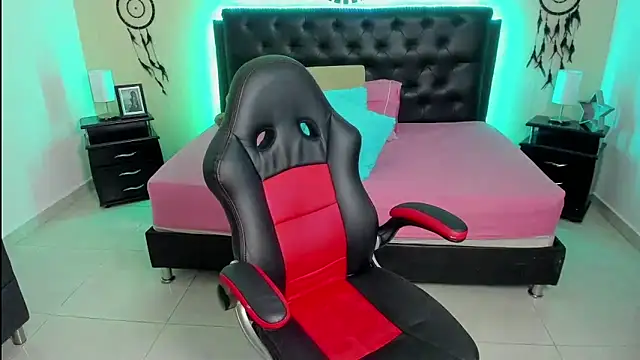 LolaVillalobos online show from October 12, 1:35 pm