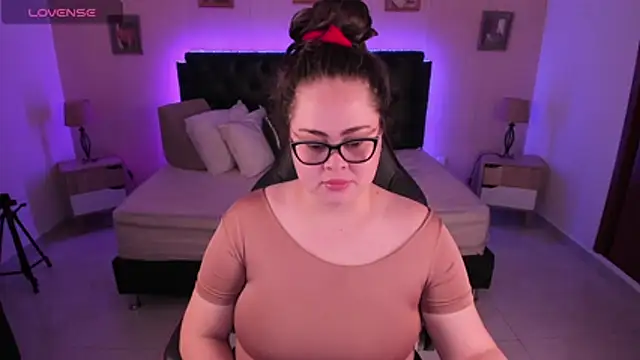 LolaVillalobos online show from July 29, 11:43 am