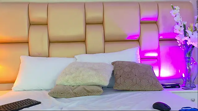 Edna Copper online show from January 11, 4:39 am