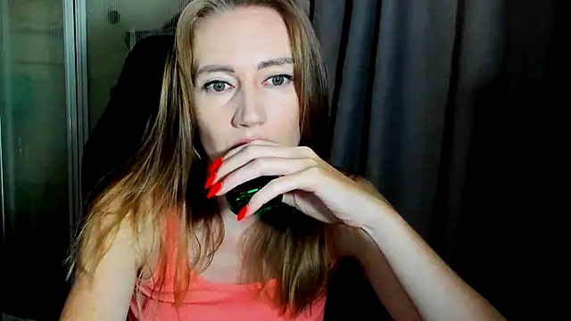 JessFoxxx online show from August 9, 3:23 am